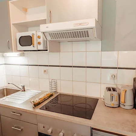 - Paradis Medieval 3*